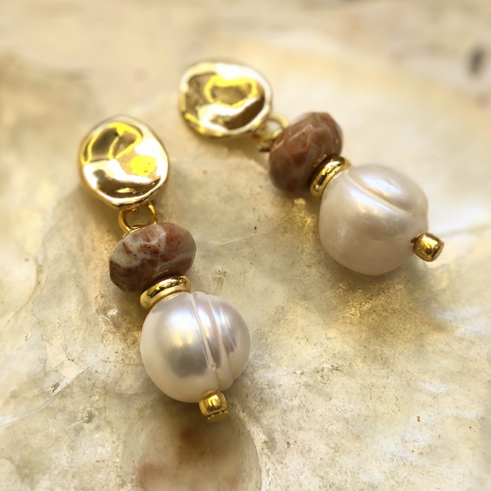 Fossil Agate & White Baroque Pearl  In Classic Sparkling Gold Plated Earrings